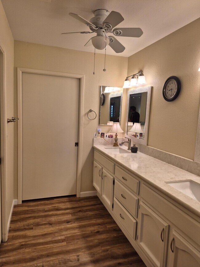 Building Photo - 7755 Laguna Azul Ave