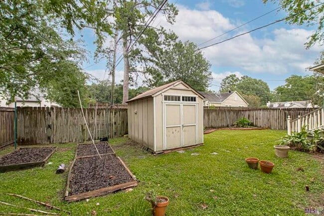 Building Photo - 3 Bedroom House in Capital Heights