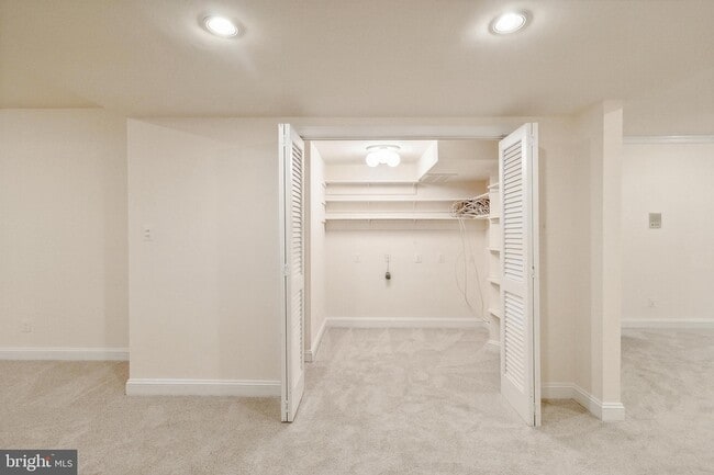 Building Photo - 2527 Hunter Mill Rd