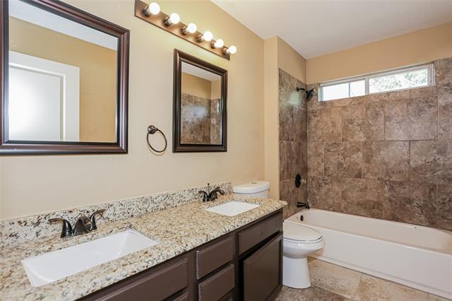 Building Photo - 2716 Hemingway Dr