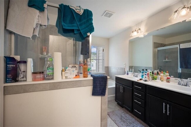 Building Photo - 2730 Kemp Ct