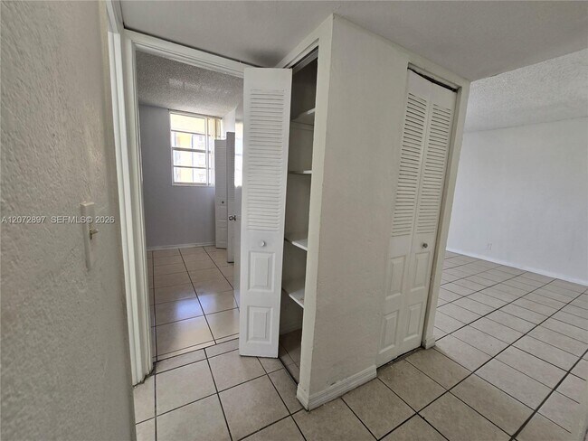 Building Photo - 801 NW 47th Ave