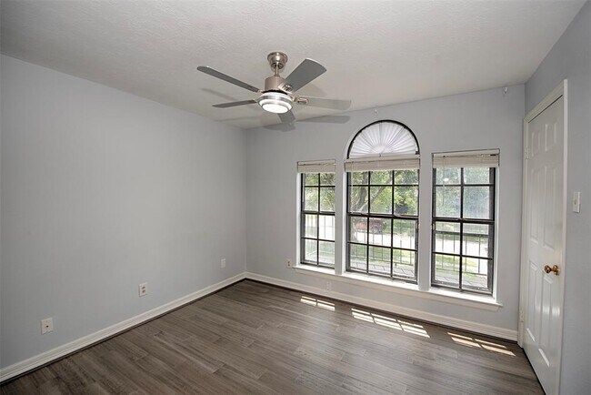 Building Photo - 2030 Cutter Dr