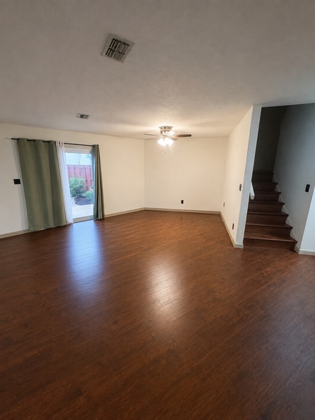 Building Photo - 2135 NE 45th Ave