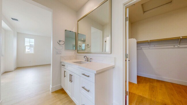 Building Photo - 2782 Sassy St