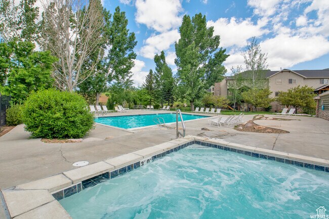 Building Photo - 3521 N Fox Run Dr