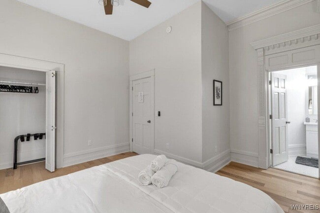 Building Photo - 617 Niagara St