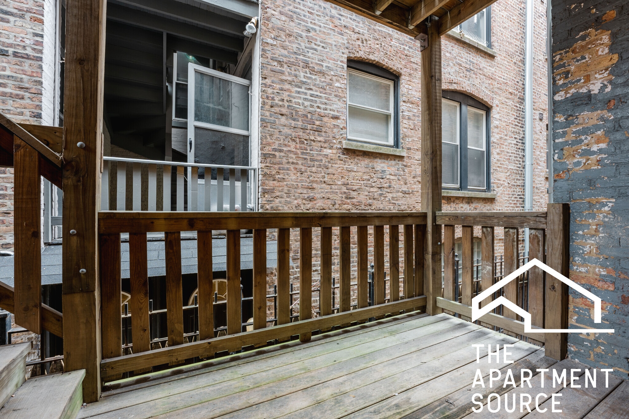 Building Photo - 652 W Buckingham Pl