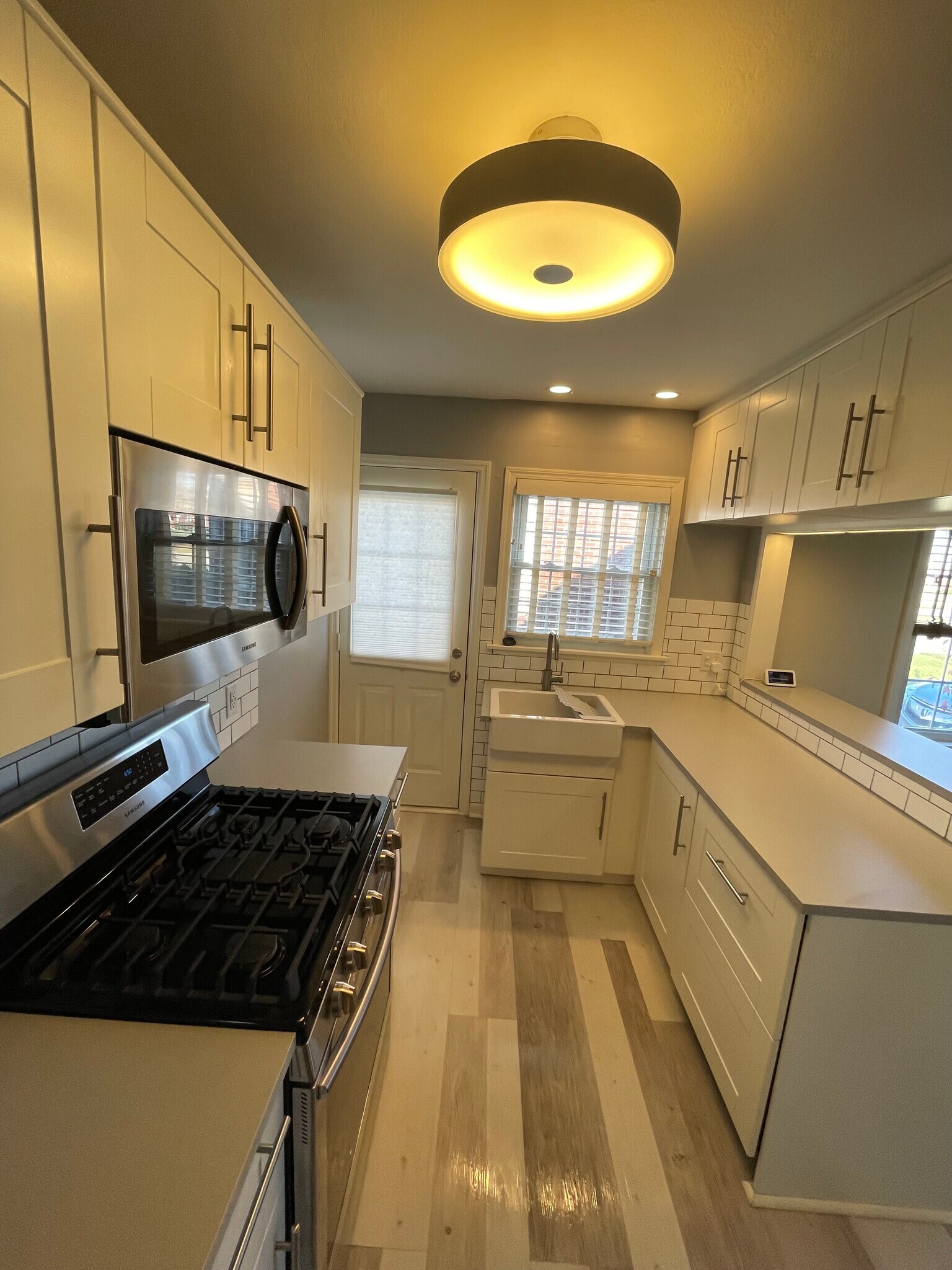 Kitchen - 941 Broadmoor Dr