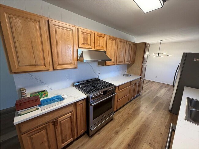 Building Photo - 2854 N Loxley Ave