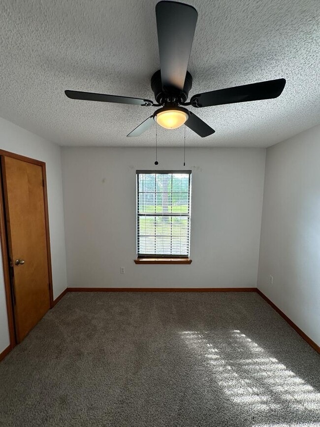Building Photo - 2567 Weeping Willow Ln