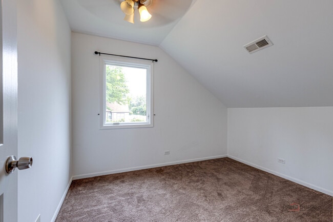Building Photo - 400 Clifton Dr