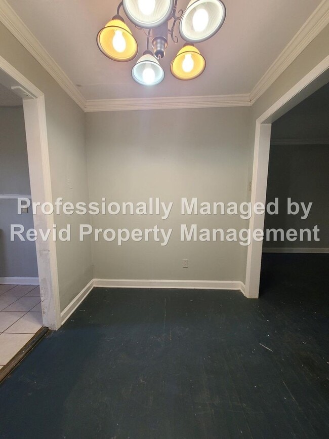 Building Photo - 1245 Elliston Rd