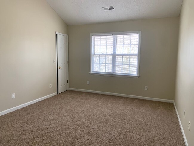 Building Photo - 3 BR House convenient to Hwy 29