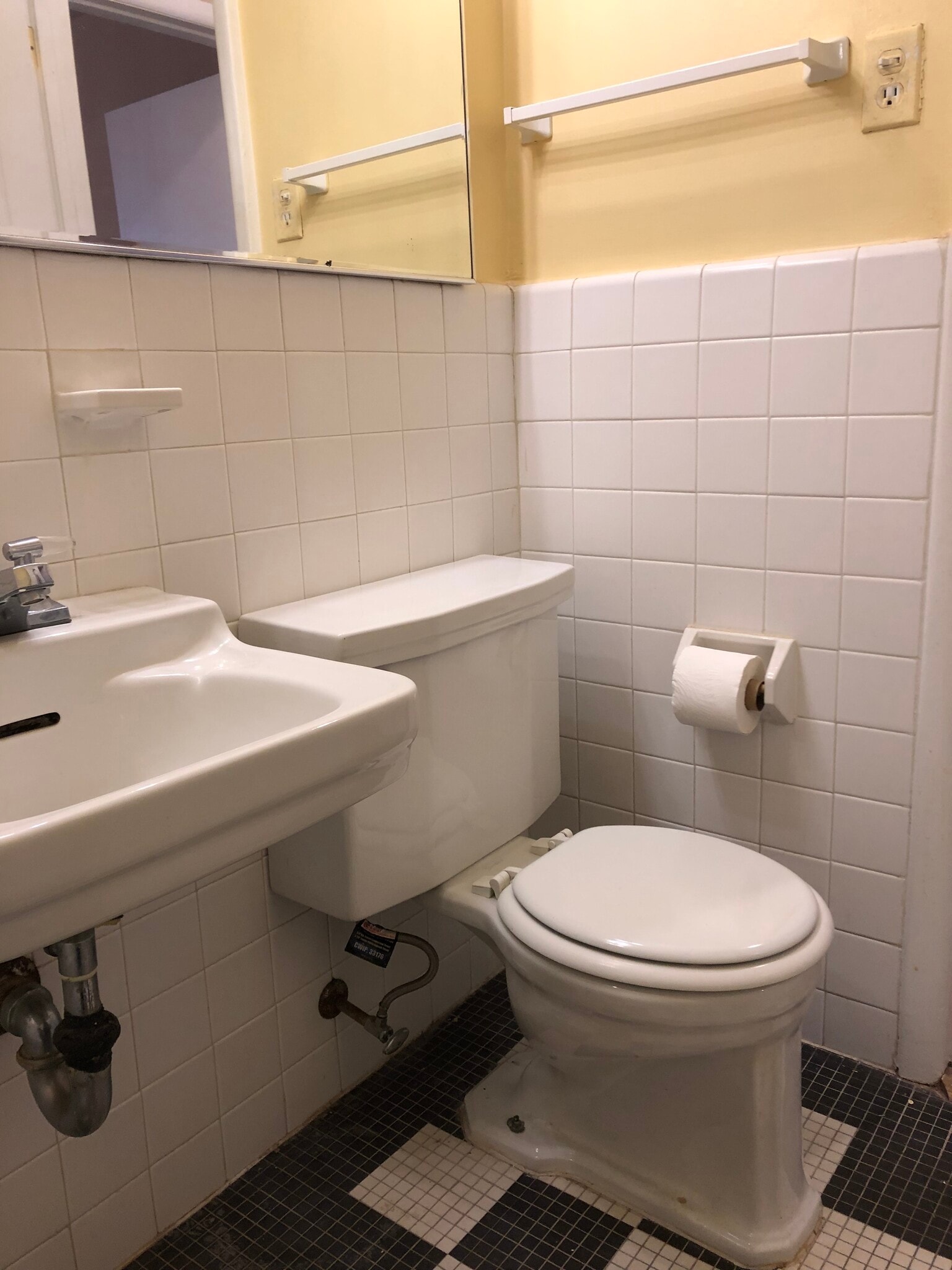 bathroom - 10500 Montrose Ave