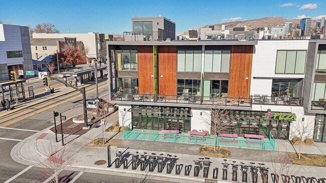 Building Photo - 2BR/2.5BA Condo in Central Ninth | Mountain Views, Solar & Walk to Everything