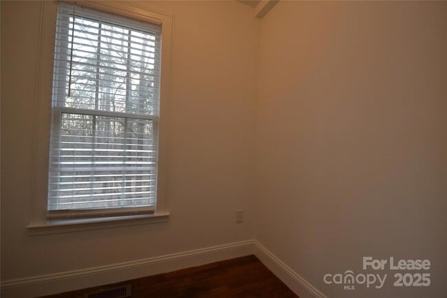 Building Photo - 9024 McElroy Rd
