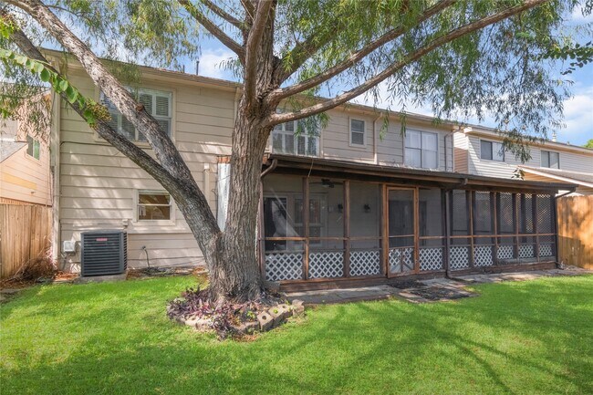 Building Photo - 715 Trademark Pl