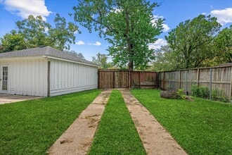 Building Photo - 7014 Rookin St