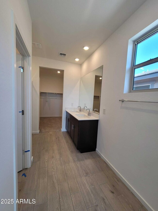 Building Photo - 16065 W Gray Fox Trl