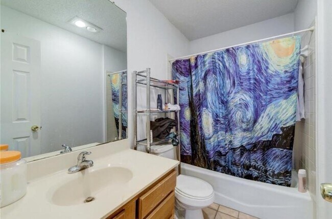 Building Photo - 2409 Leon St