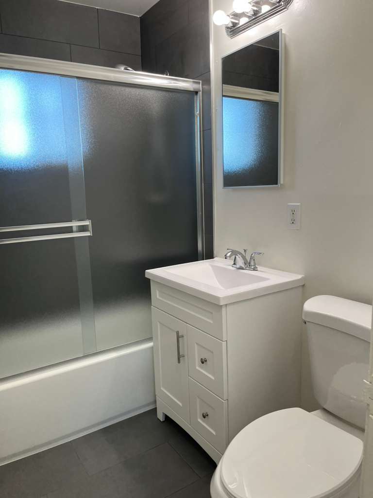 Building Photo - 1015 W Olive Ave