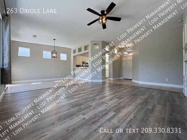 Building Photo - 263 Oriole Ln