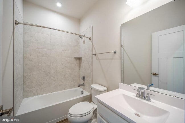 Building Photo - 14064 Sunrise Valley Dr