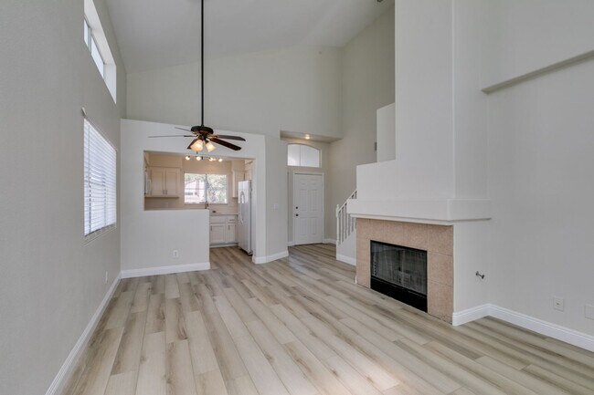 Building Photo - Charming 3-Bedroom Home in Green Valley wi...