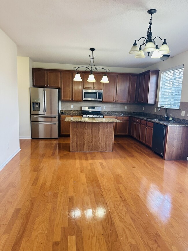 Building Photo - 1150 Brookhill Way