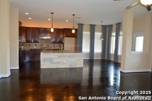 Building Photo - 18018 Maui Sands