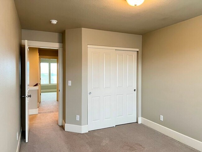Building Photo - 2710 Eagles Eye Ave NW