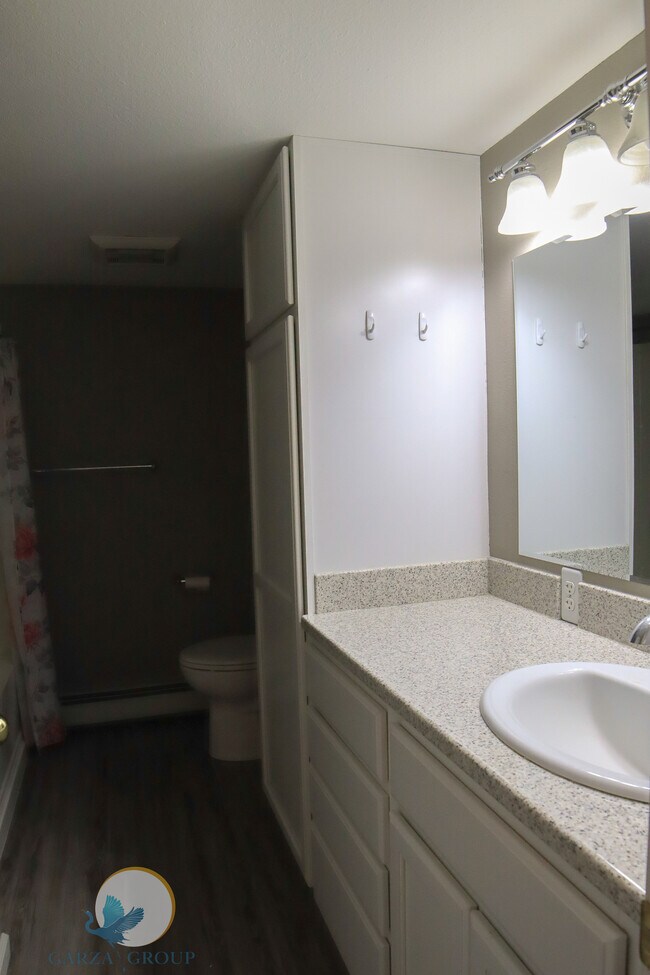 Building Photo - 16 Glacier Ave