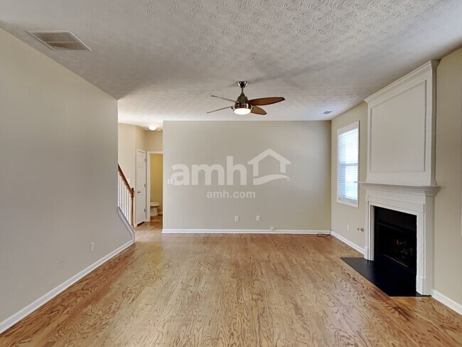 Building Photo - 2410 Greenside Ct