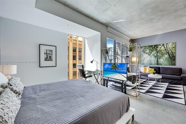 Building Photo - 151 SE 1st St