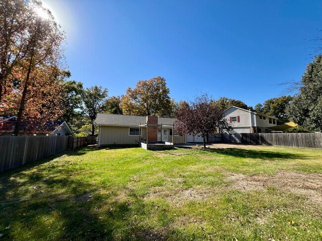 Building Photo - 1515 Mautenne Dr