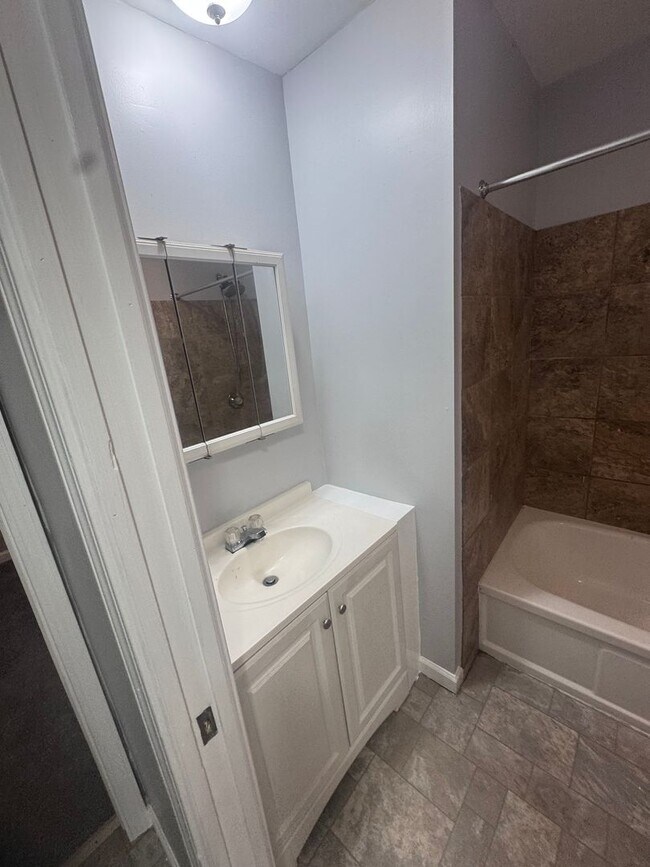 Building Photo - Charming Updated 2-Bedroom Home with Spacious Yard