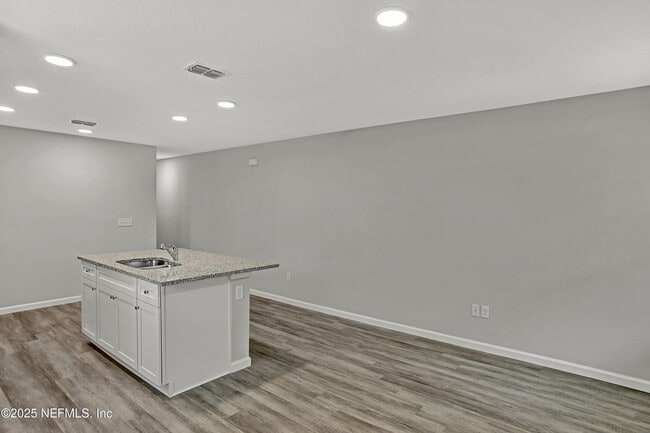 Building Photo - 516 Odessa St