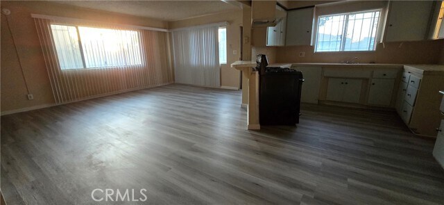 Building Photo - 3856 W 113th St