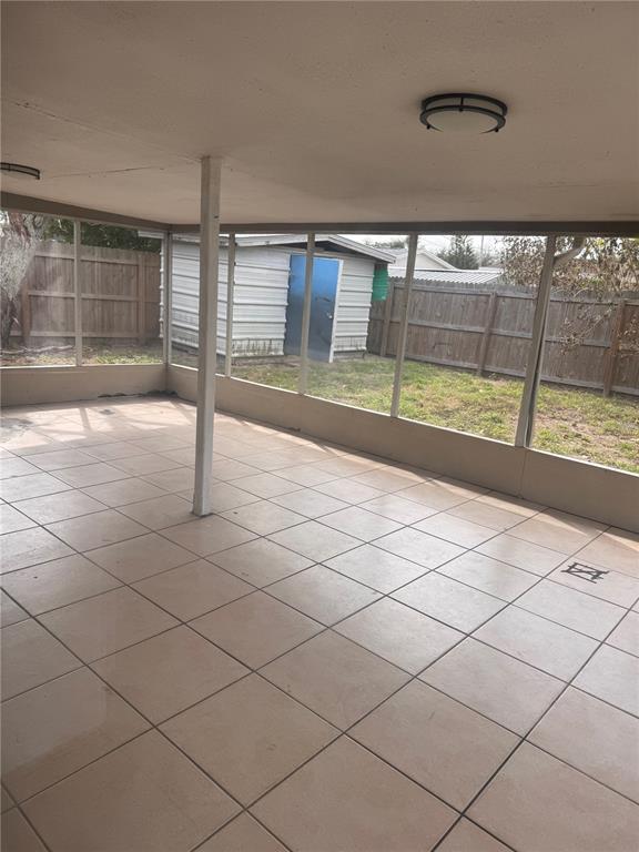 Building Photo - 2043 Shannon Dr