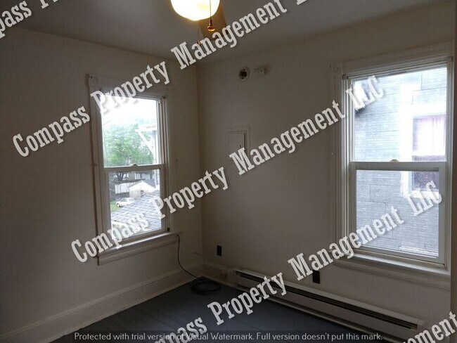 Building Photo - $595 - Efficiency Apartment - Coatesville