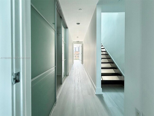 Building Photo - 2950 NE 188th St