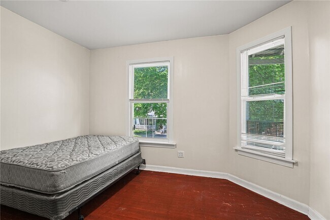 Building Photo - 407 S Aurora St