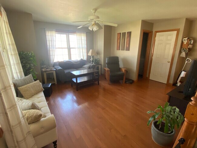 Building Photo - 6059 Estate Dr