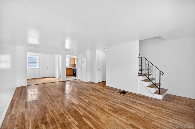 Building Photo - 2112 Lacombe Ave