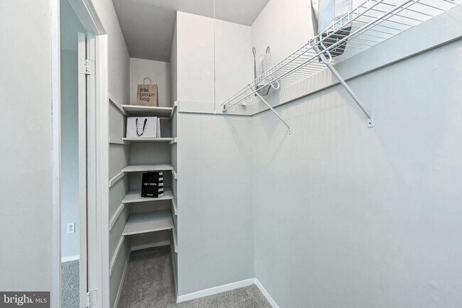 Building Photo - 8000 Le Havre Pl