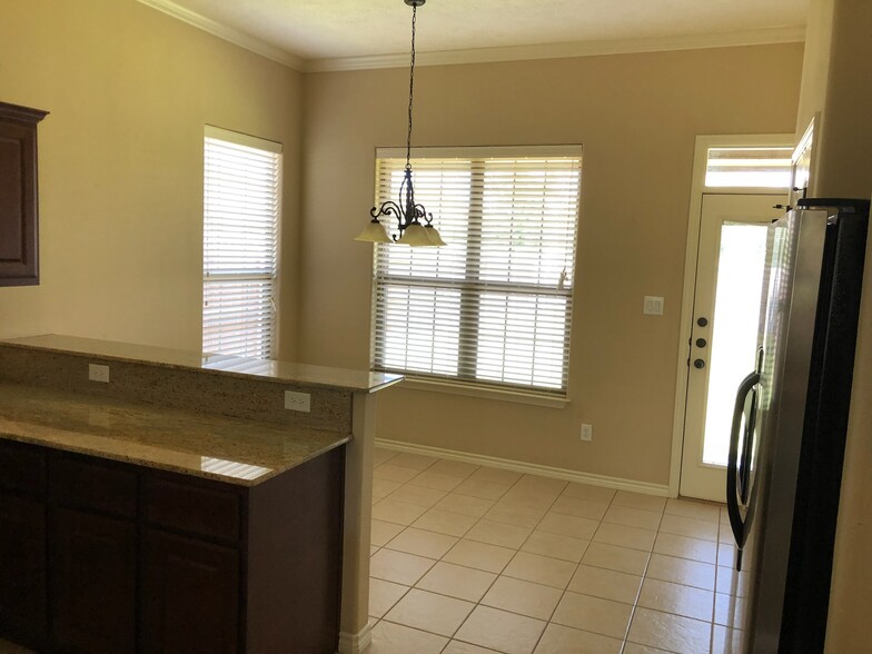 Dining Area 1 - 4307 Addison Ct