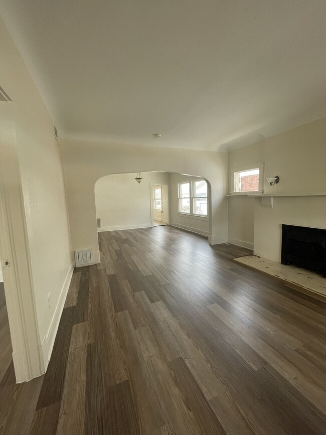 Building Photo - 3720 Chester Ave