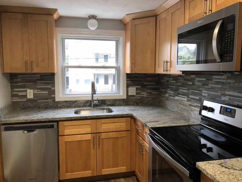 Building Photo - 80 Radcliffe Ave