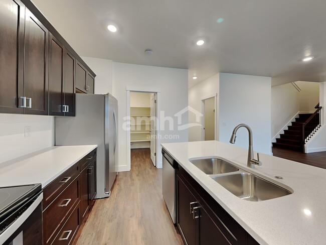 Building Photo - 6481 E Paseo Baranda